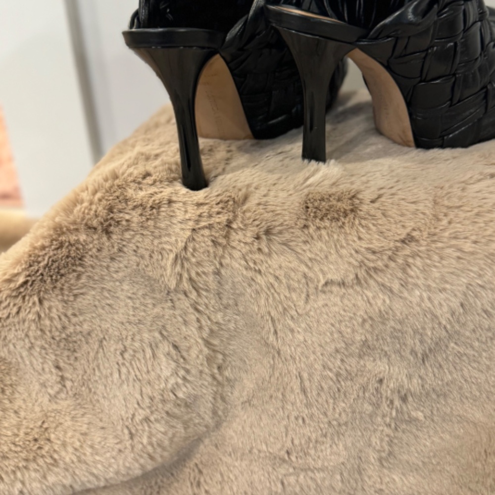 Shoe - Picture 4 of 4